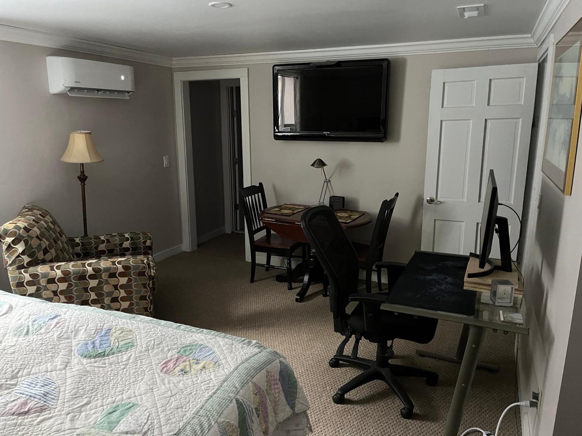 Apartment Plush Garden Level Near Stowe *